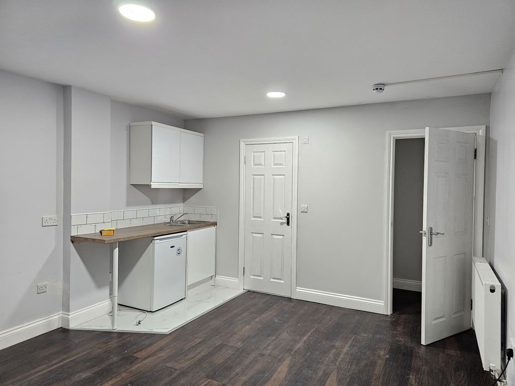 Property photo 1 of 4