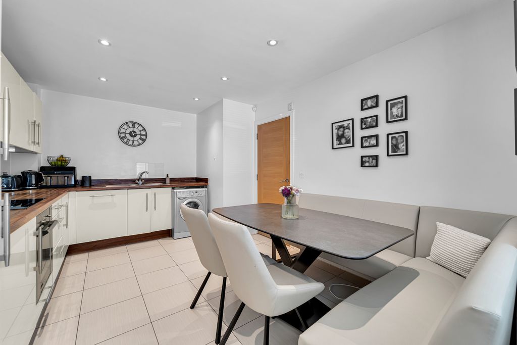 Property photo 1 of 16 Dsc04118
