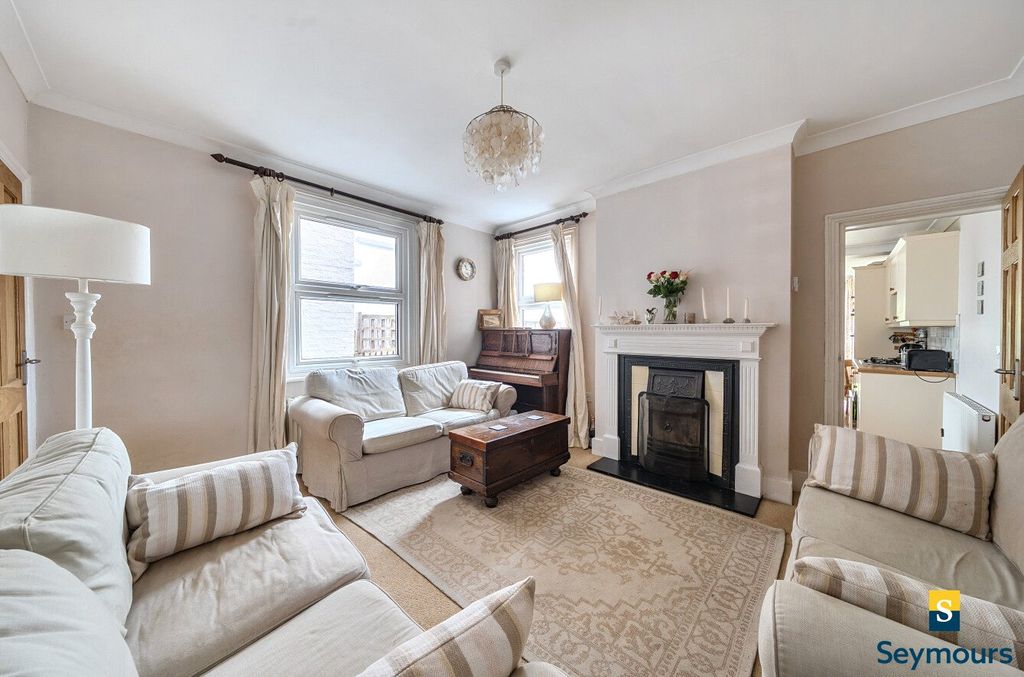 Property photo 3 of 14 Dining Room