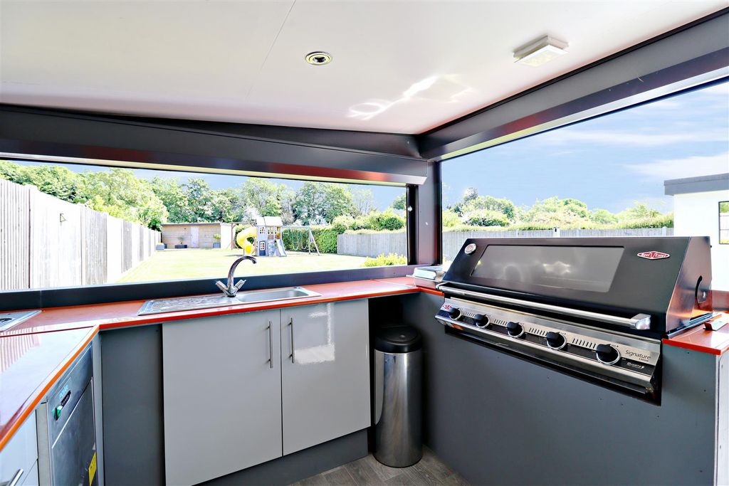 Property photo 3 of 32 Img_4162_Pe.Jpg