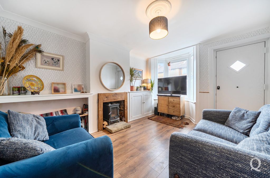 Property photo 2 of 17 2Cb3d6d5-88B7-4c3...