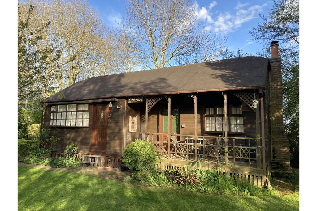 Property photo 3 of 27