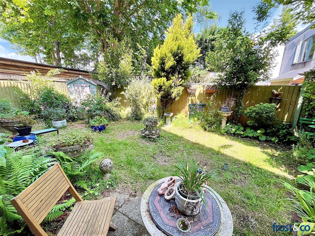 Property photo 2 of 9 Garden