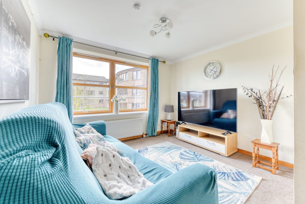 Property photo 2 of 28