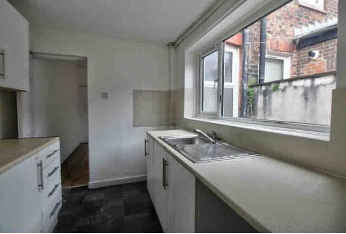 Property photo 2 of 14 Kitchen