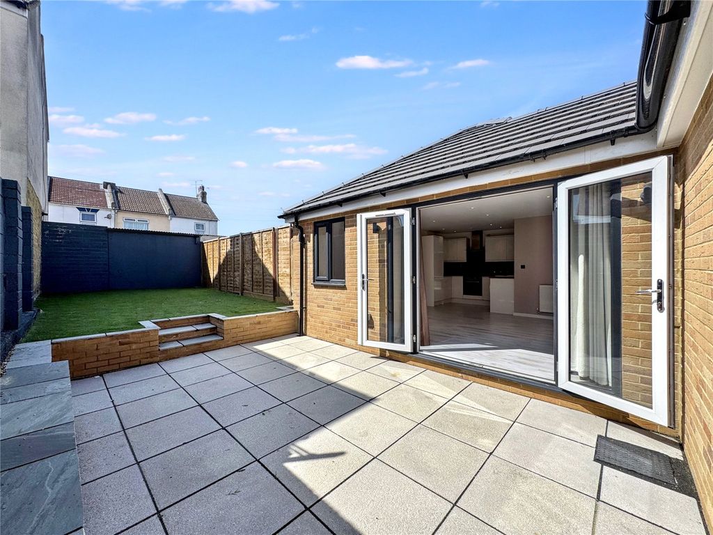 Property photo 3 of 16 Picture No. 09