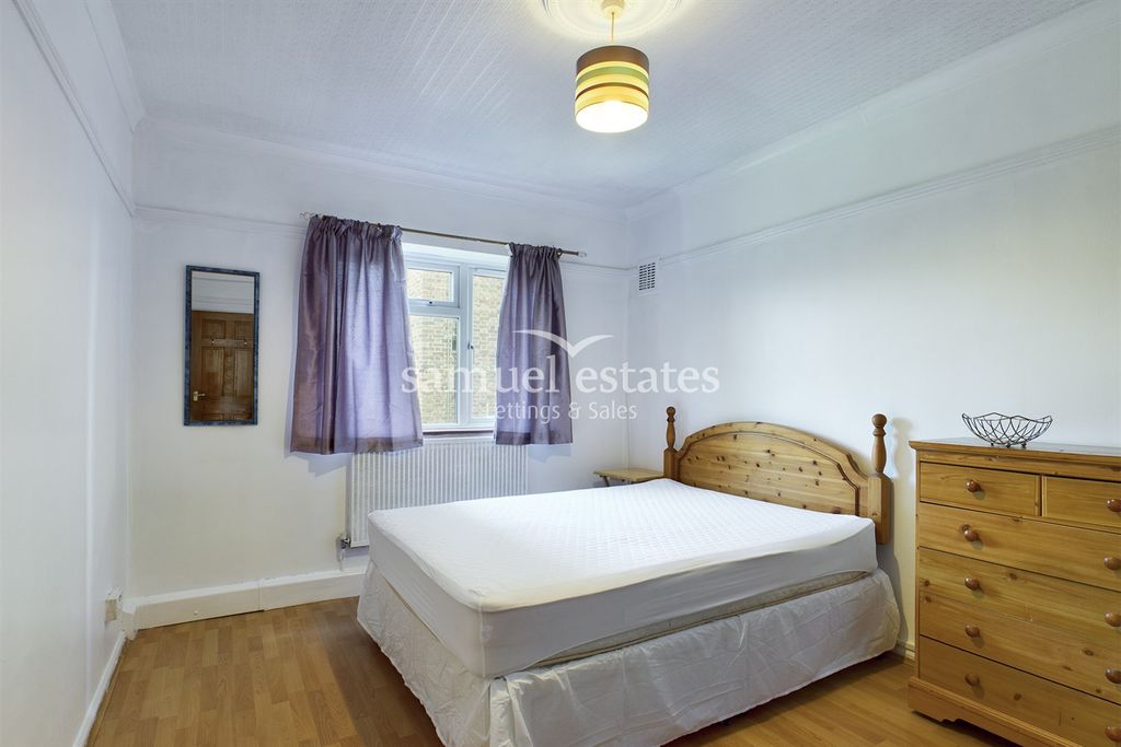 Property photo 2 of 9 Bedroom