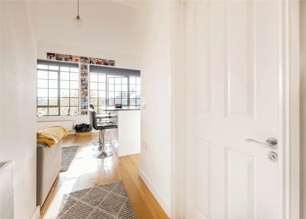 Property photo 3 of 17 Photography