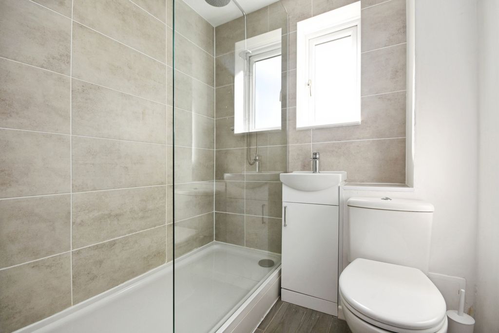 Property photo 3 of 11 Shower Room
