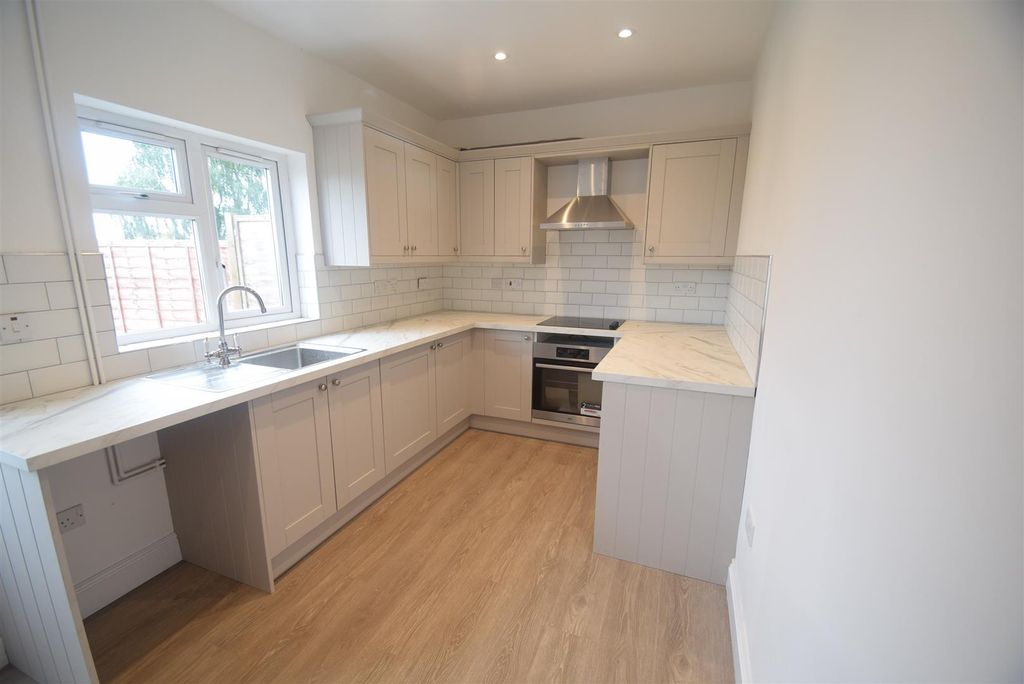Property photo 2 of 14 Kitchen Diner