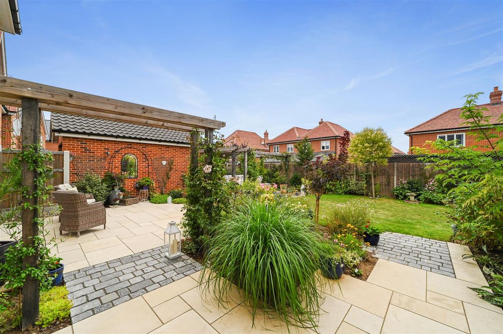 Property photo 3 of 24 Rear Garden