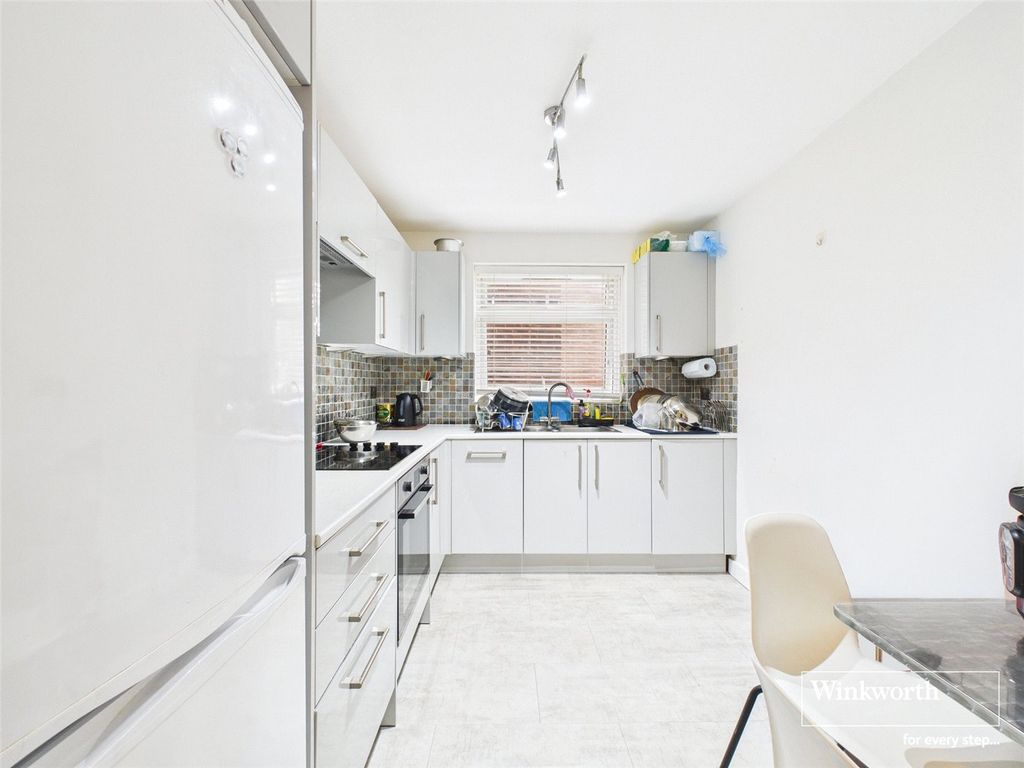 Property photo 2 of 12 Kitchen