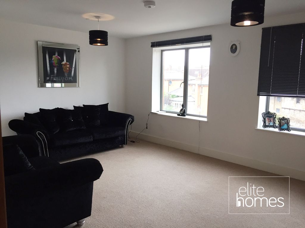 Property photo 2 of 8