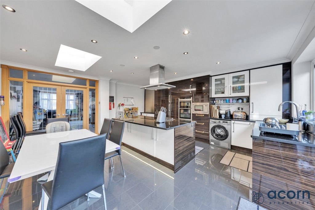 Property photo 3 of 23 Picture No. 09