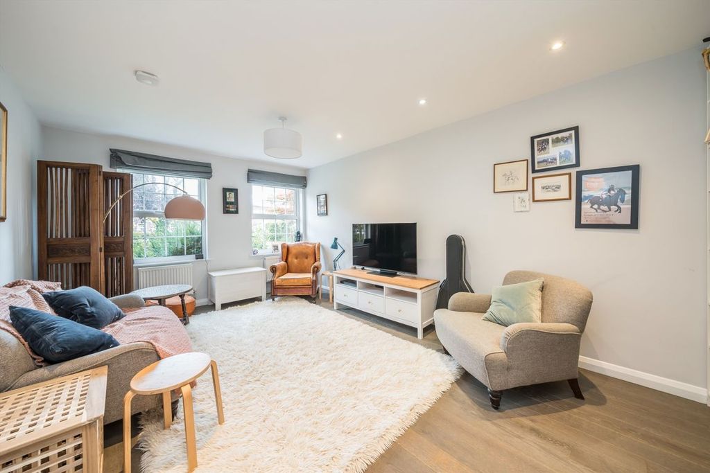 Property photo 2 of 6