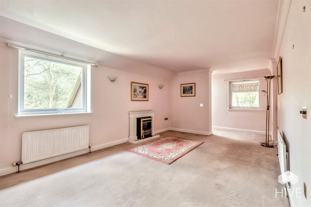 Property photo 2 of 21