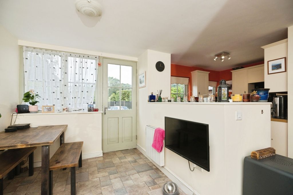 Property photo 3 of 17 Photo
