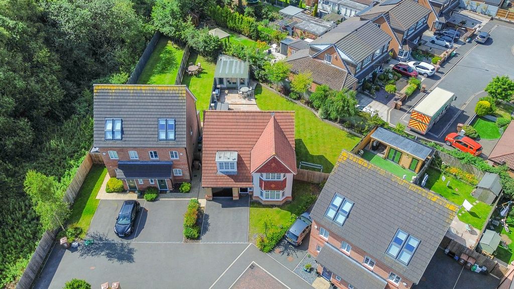 Property photo 2 of 42