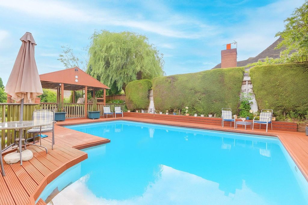 Property photo 2 of 54 Pool (1).Jpg