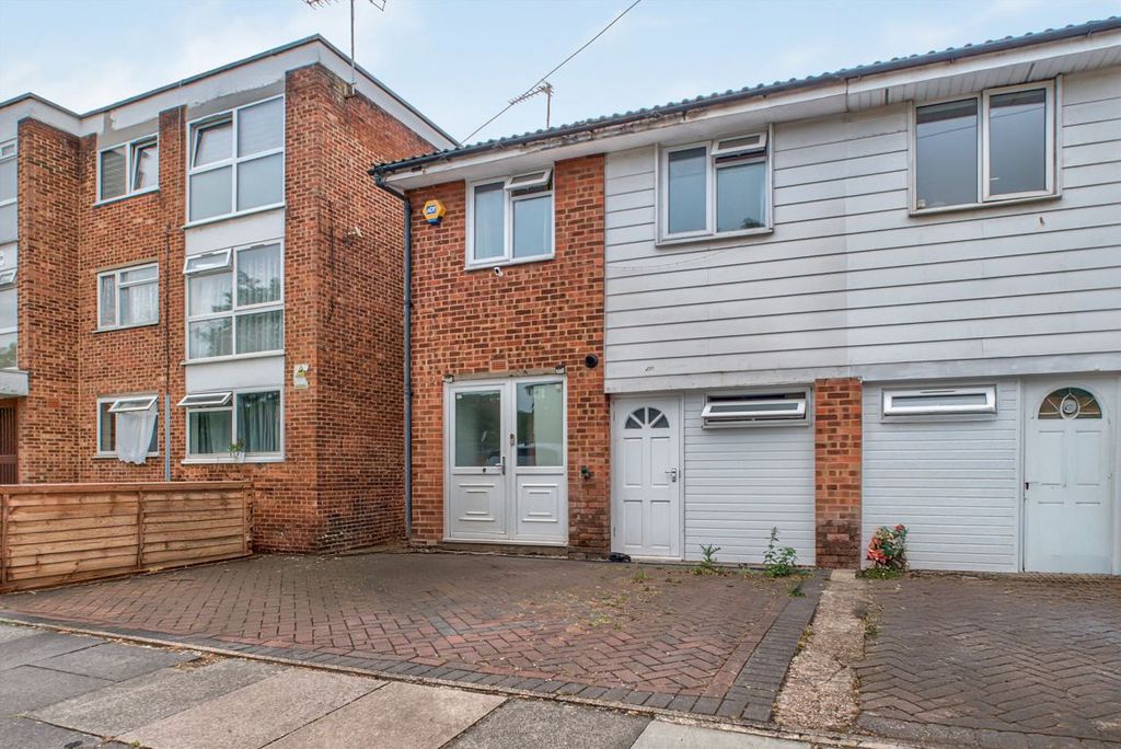 Property photo 1 of 6