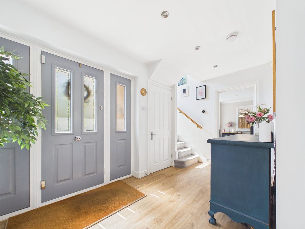 Property photo 3 of 24