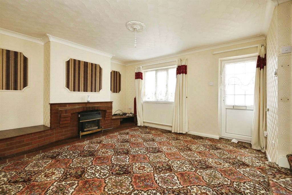 Property photo 2 of 14