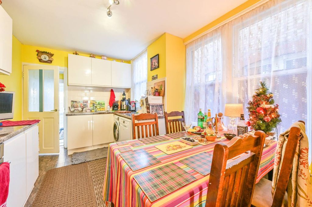 Property photo 3 of 14
