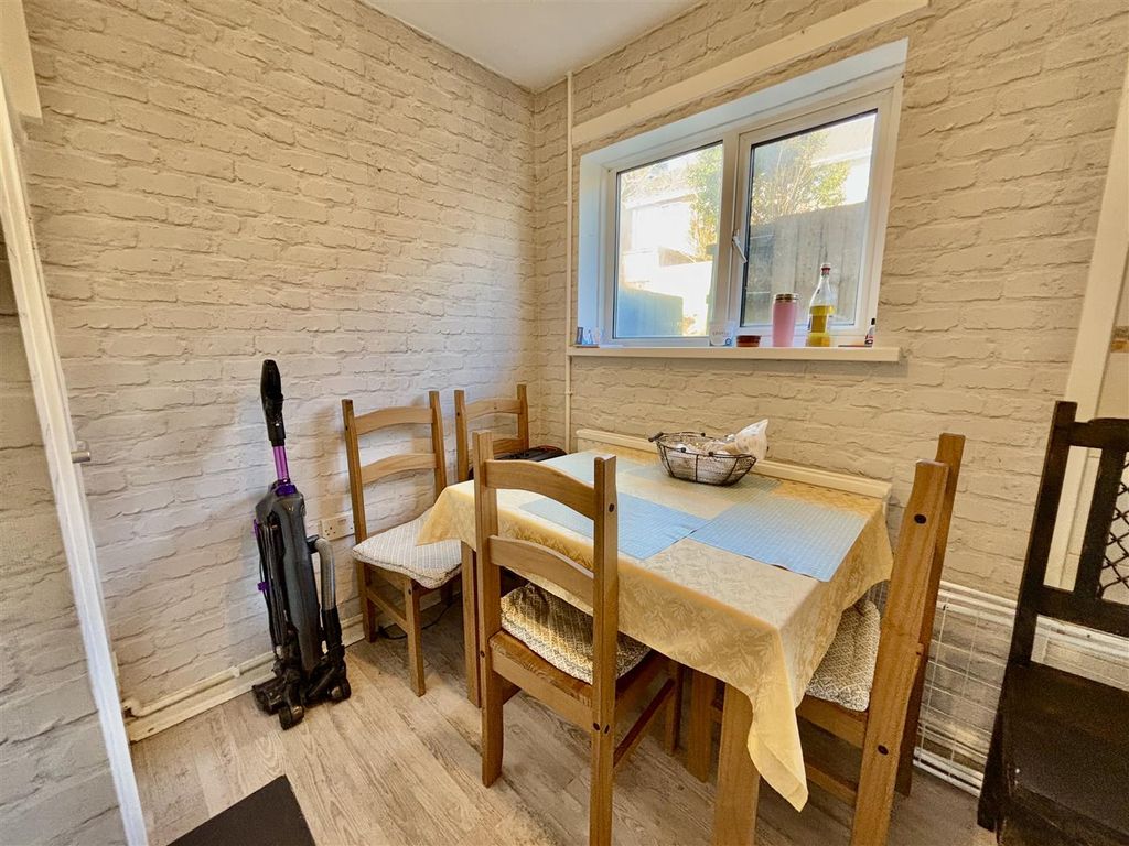 Property photo 3 of 12 Img_8688.Jpg