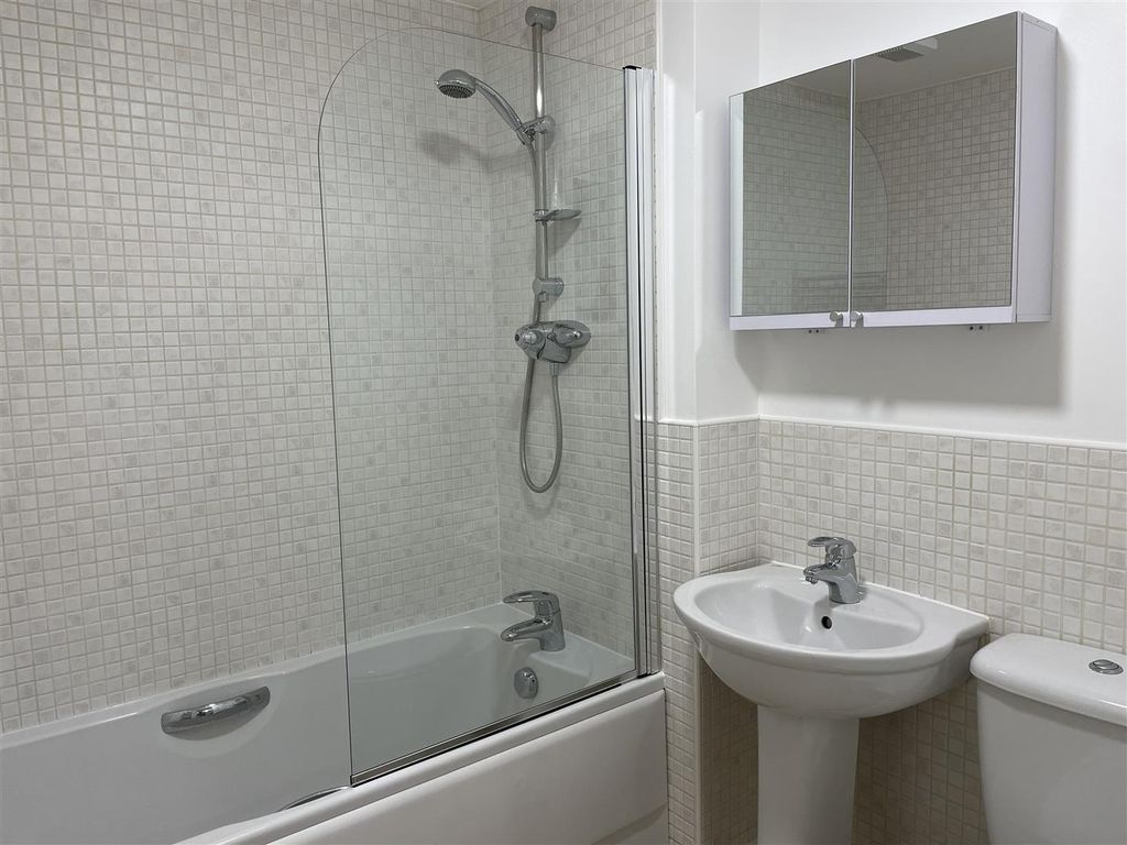 Property photo 3 of 12 Bathroom 01.Jpg