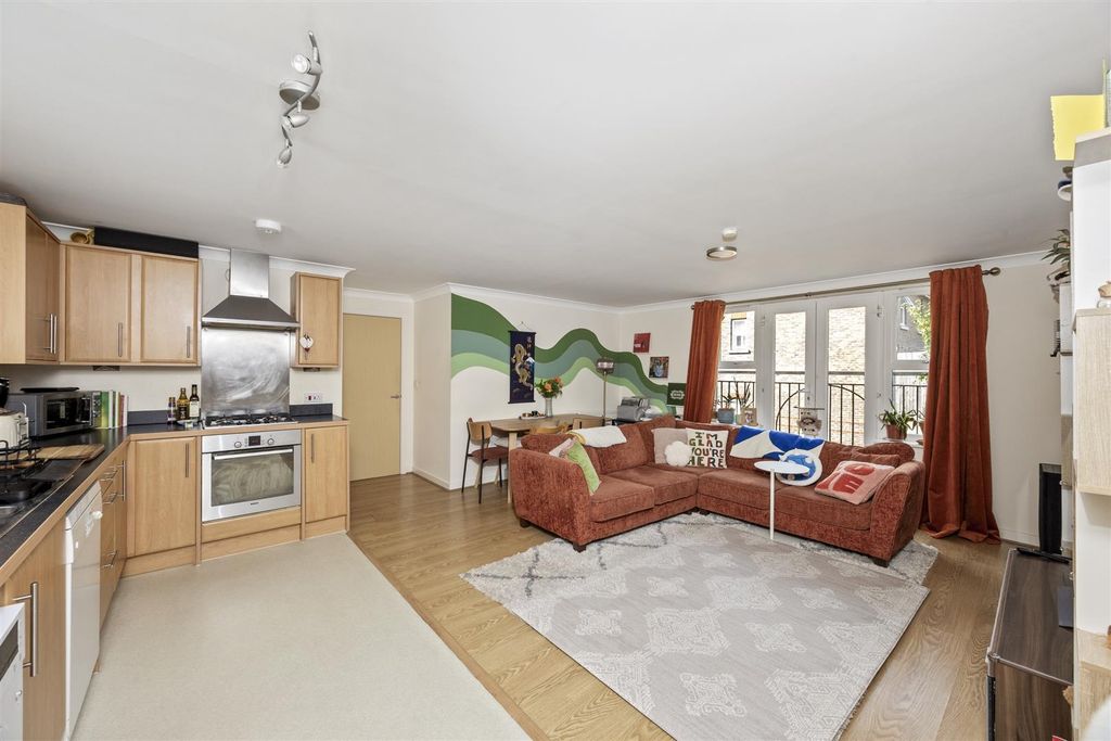 Property photo 3 of 15 Brooklands, Flat 5-015.Jpg
