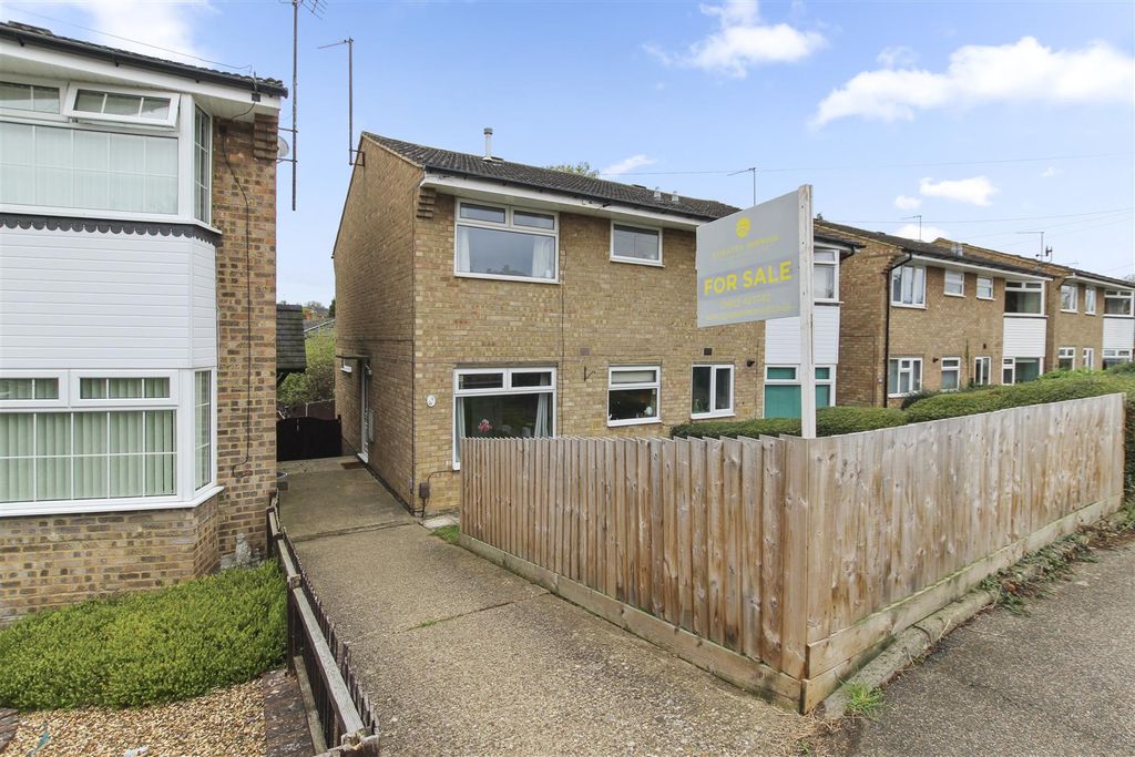 Property photo 1 of 16 Mackenzie Road