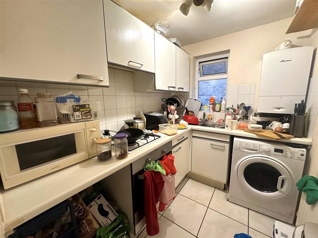 Property photo 3 of 5 Coopers Estate Agents