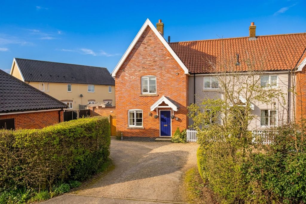 Property photo 2 of 20