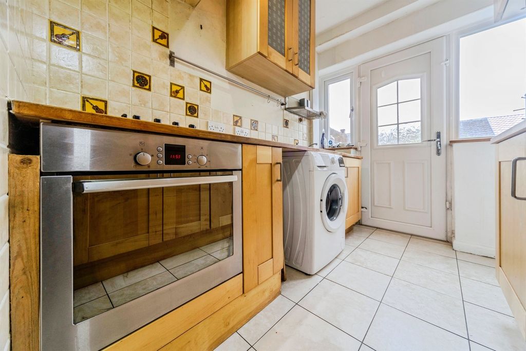 Property photo 3 of 15