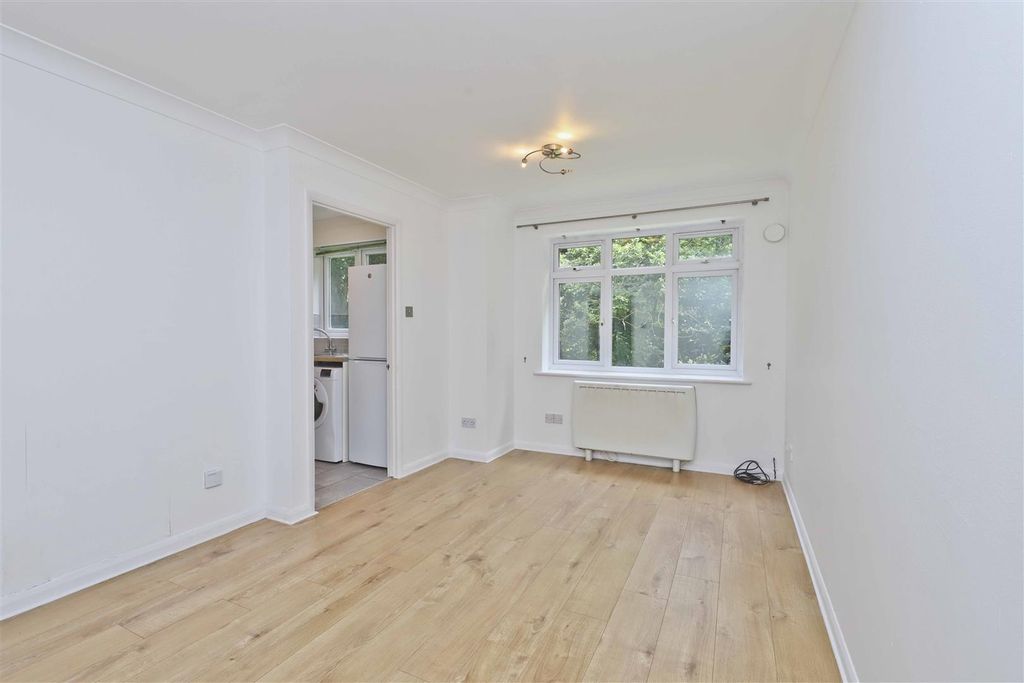 Property photo 3 of 9 Living Room