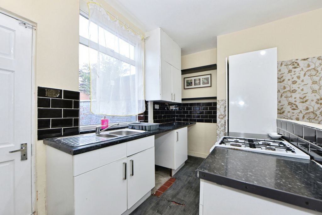 Property photo 2 of 20 Pbox-Img.Jpg