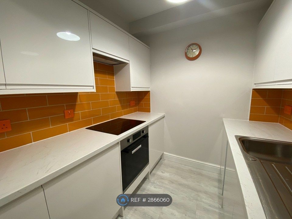 Property photo 2 of 6 Kitchen