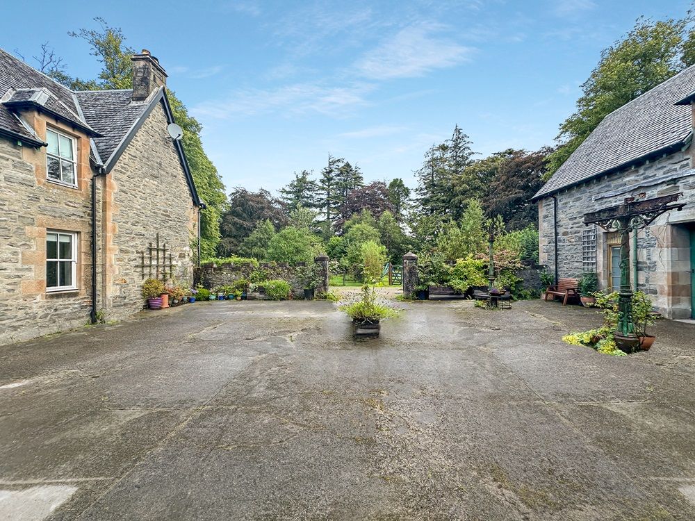 Property photo 3 of 46