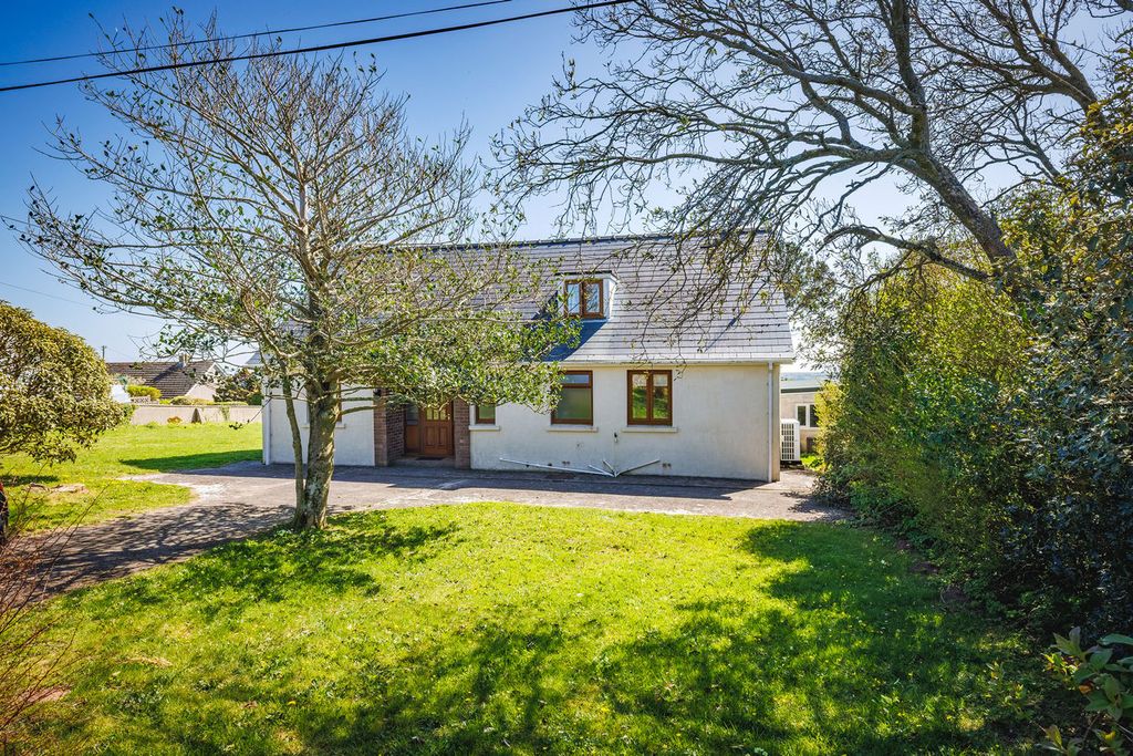 Property photo 3 of 27