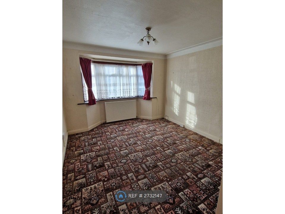 Property photo 2 of 10 Bedroom1