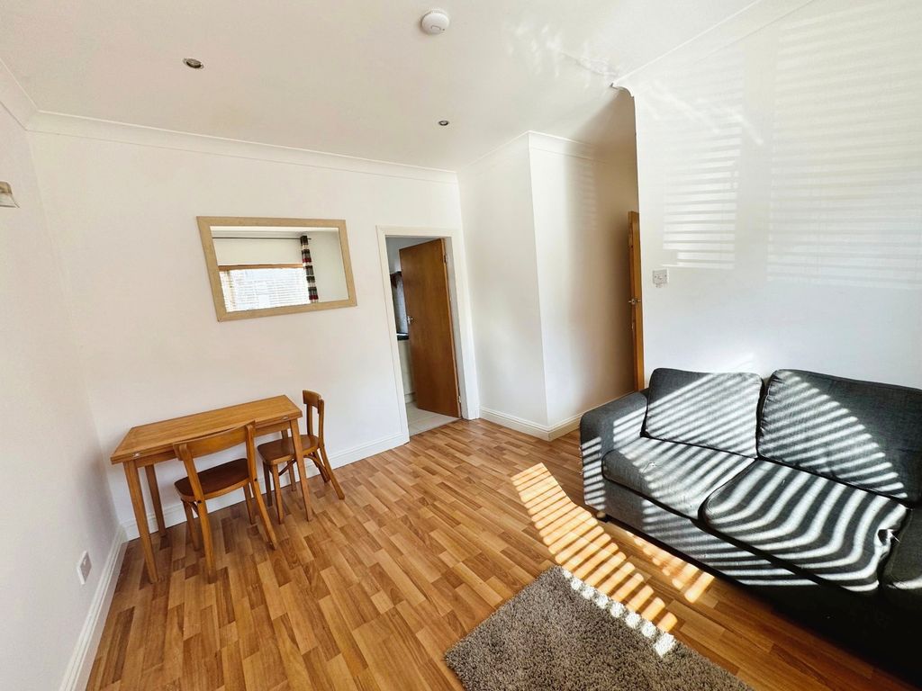 Property photo 2 of 8 Picture No. 03