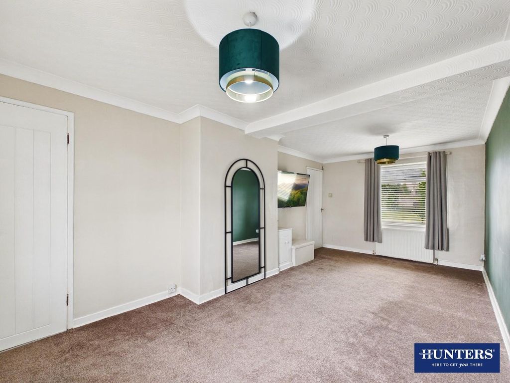 Property photo 2 of 17 Living/Dining Room