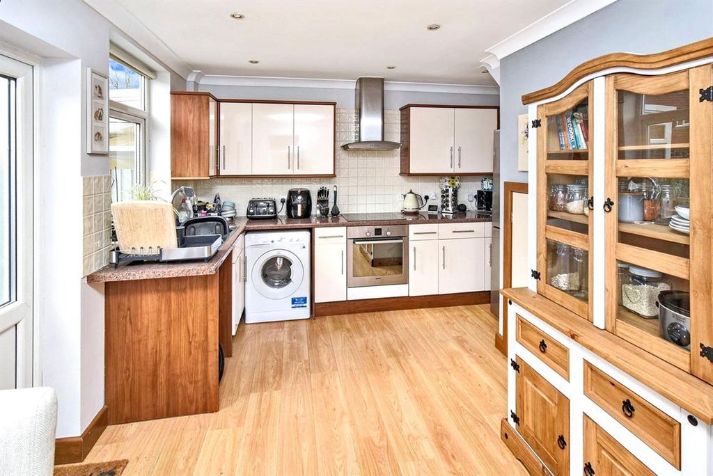 Property photo 2 of 14 8Iuzdtyzduk7Lww_Oivcpg.Jpg
