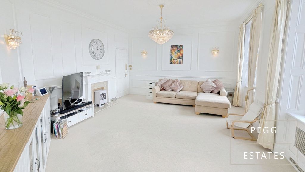 Property photo 3 of 39