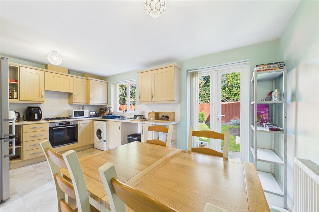 Property photo 3 of 13 Kitchen Diner