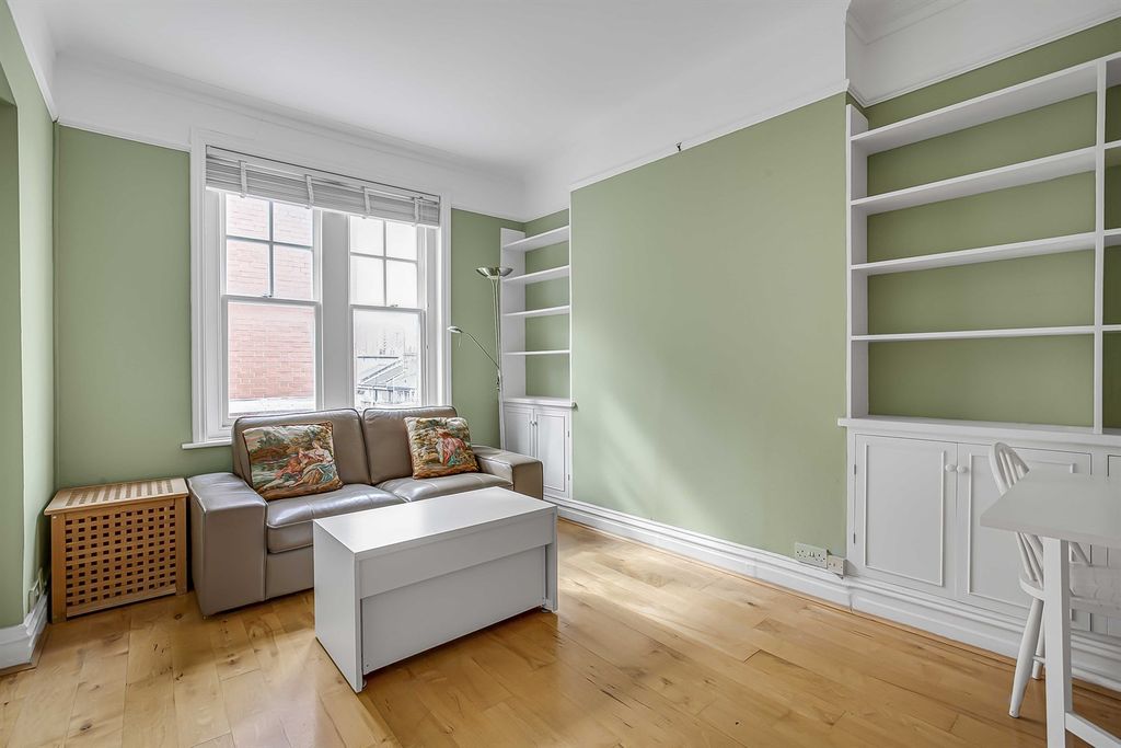Property photo 1 of 10 (Main)