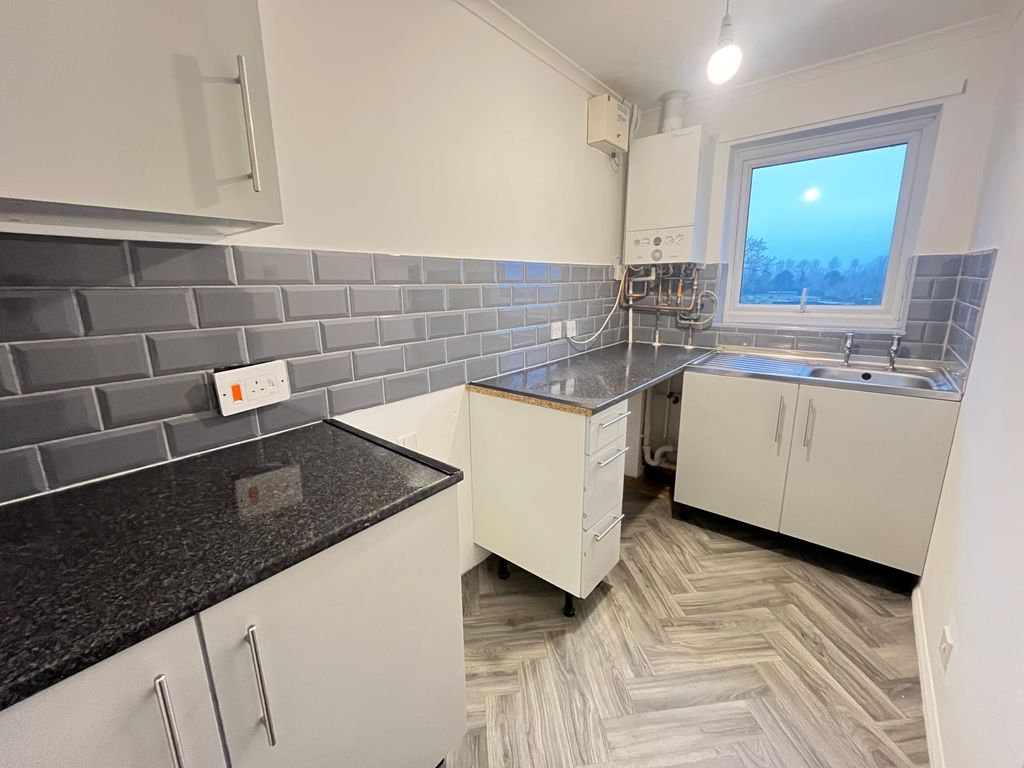 Property photo 3 of 5 Kitchen