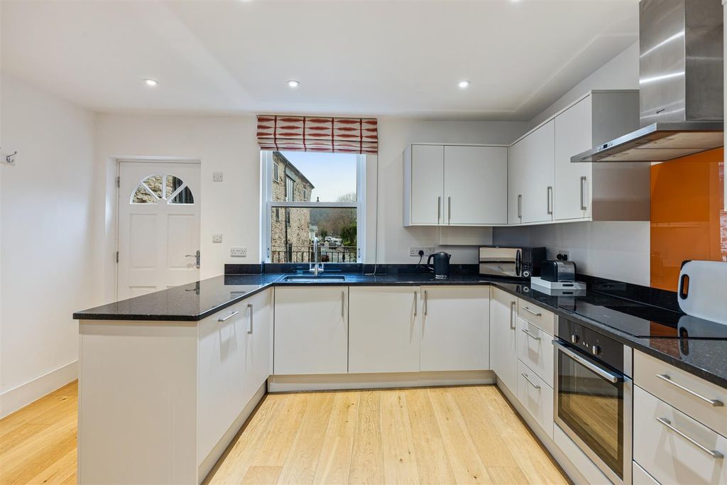 Property photo 3 of 13 A04 - 24 Foss Street Dartmouth - 241213.Jpg