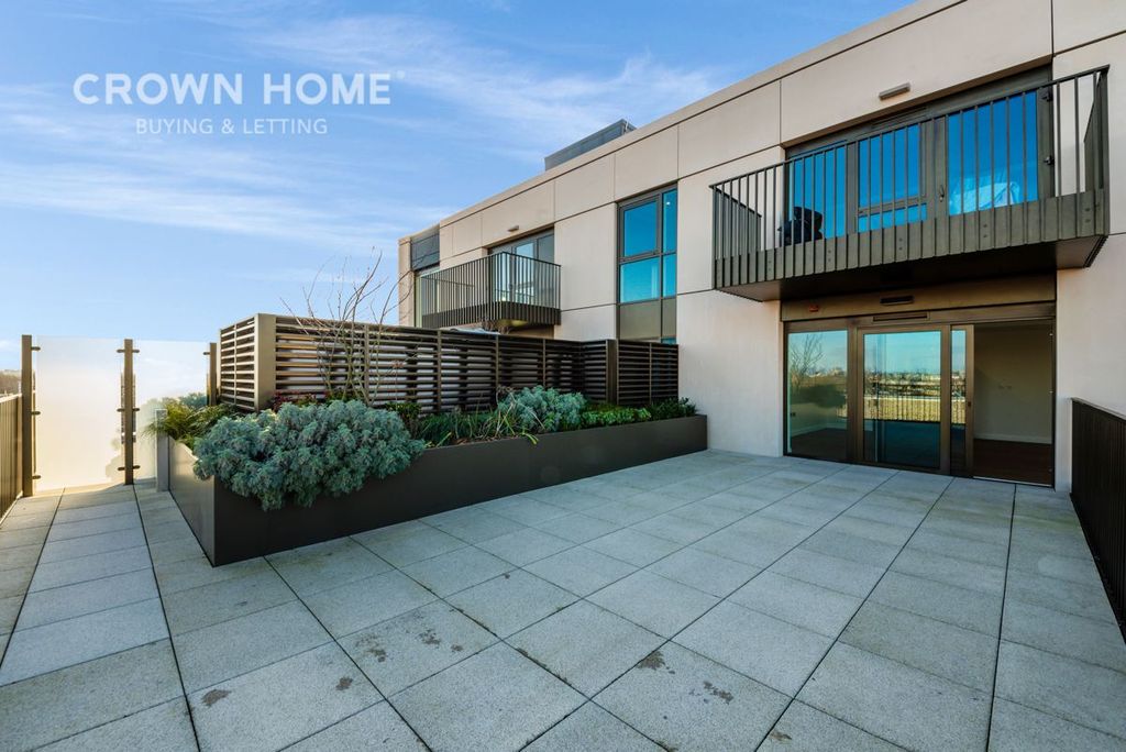 Property photo 3 of 27