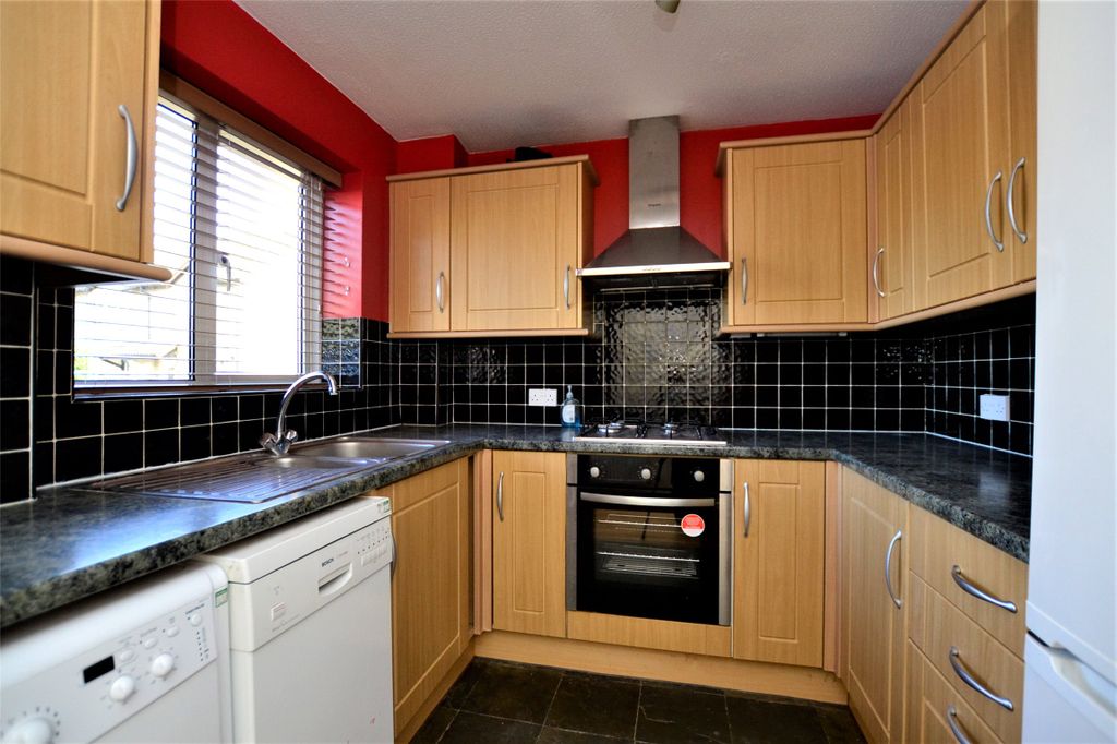 Property photo 2 of 10 Kitchen